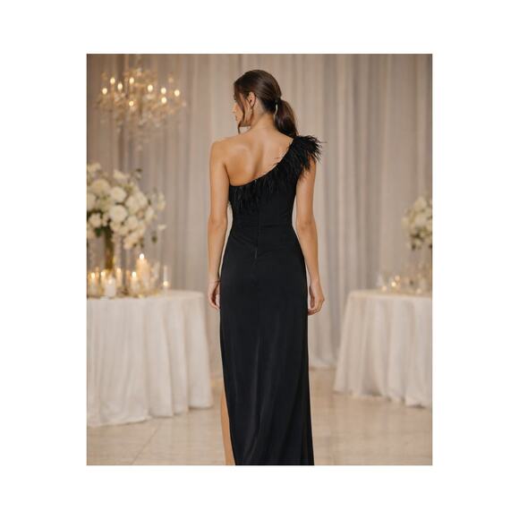 New with Tags Mac Duggal Black One Shoulder Feather Trim Gown Formal Dress Size6 - Picture 2 of 16